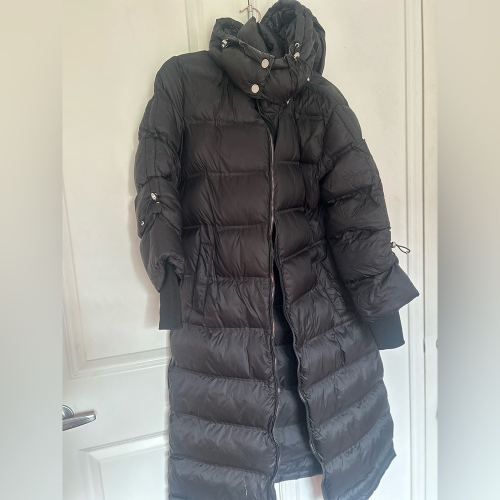 Elegant Black Puffer Jacket for Women
